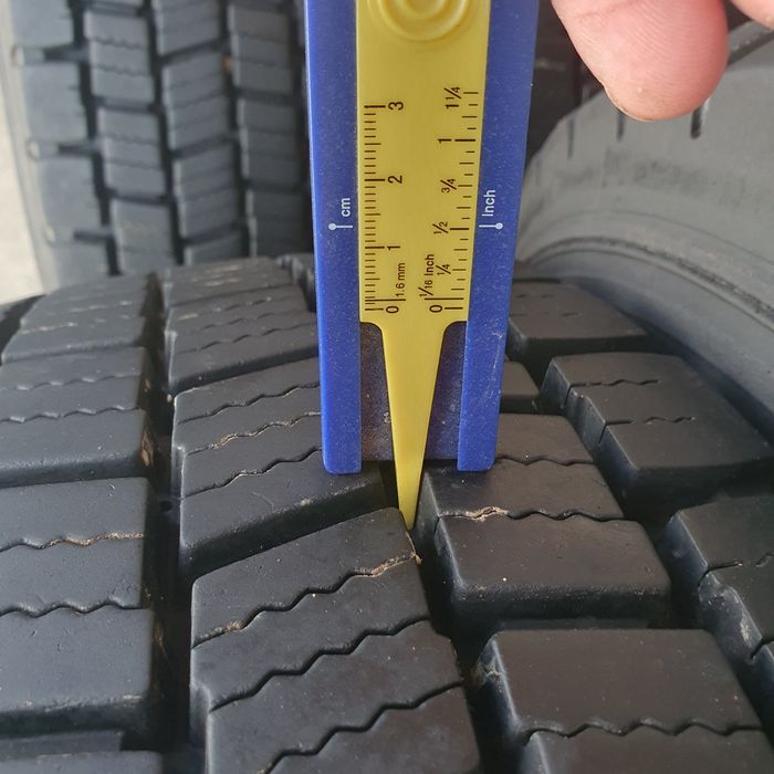 Anvelope 225 75 17,5 Michelin.