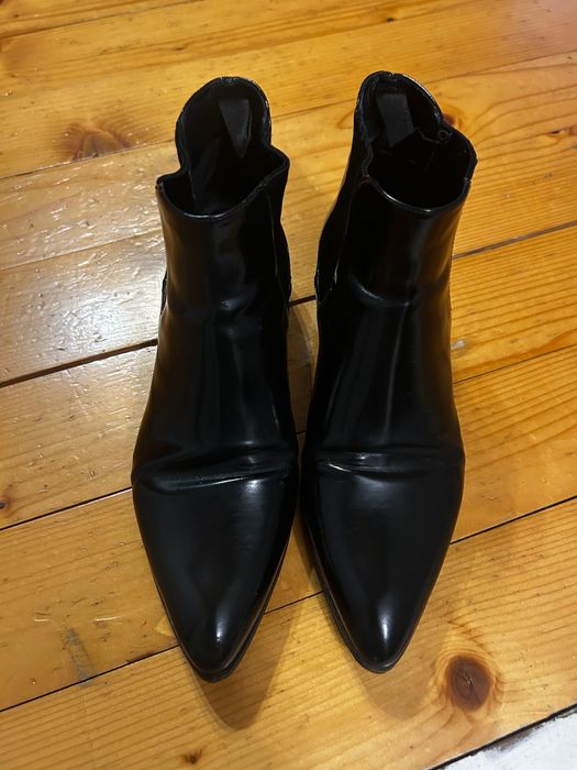 Обувки с висок дебел ток и боти 38н. И нисък ток Prada -37,1/3 - 20