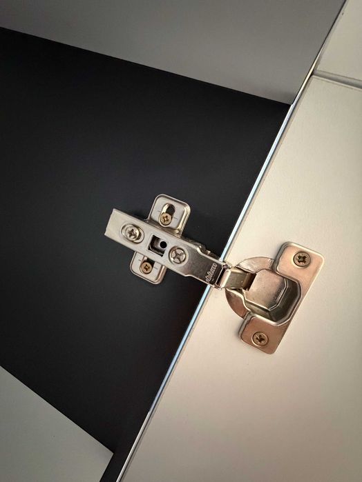 Mobilă living MDF alb/negru, feronerie Blum, LED dimabil, dimensiuni 315 × 170 cm