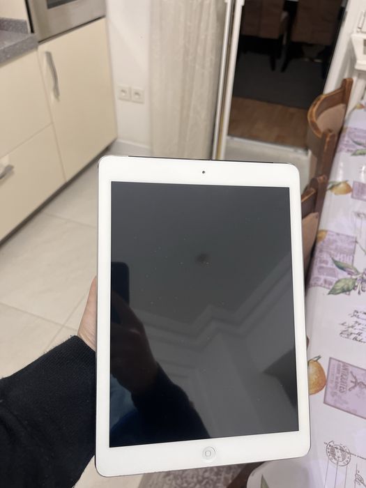 Добрый вечер,на продажу Ipad Air в отличном состоянии