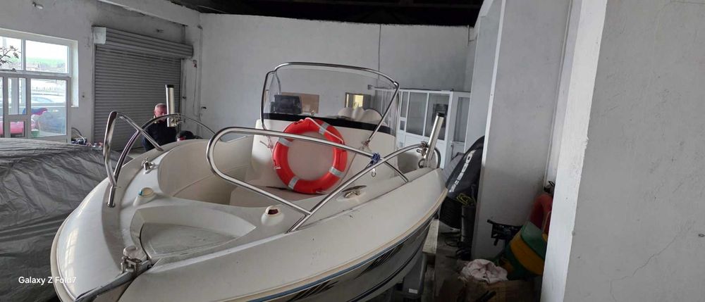 Моторна лодка Quicksilver + двигател 60 HP SUZUKI