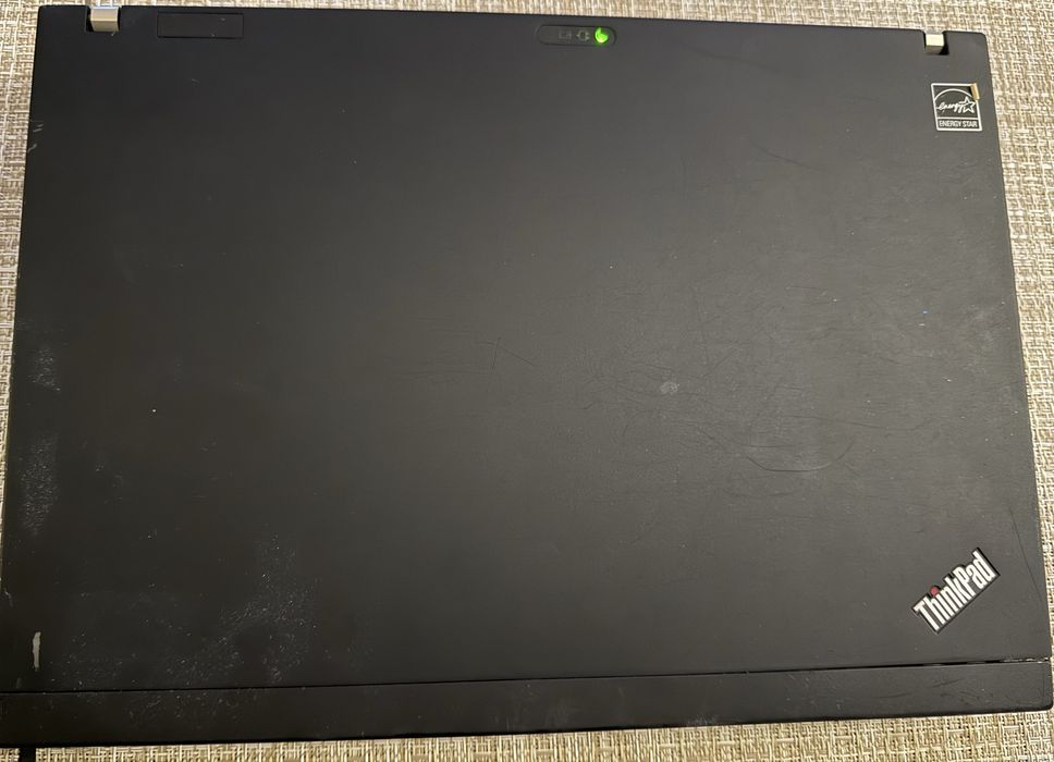 Лаптоп  Леново ThinkPad X201 с инсталирани програми за диагностика