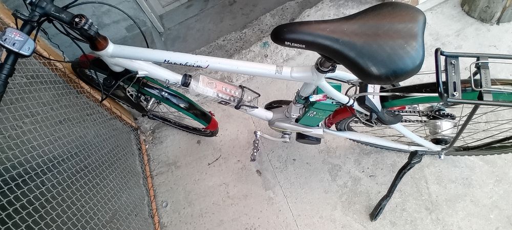 Bicicletă electrică.