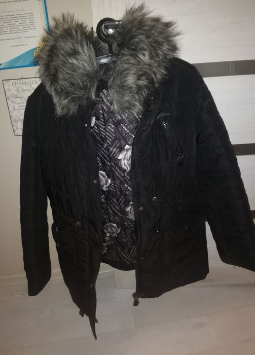 Продам подростковые зимние куртки