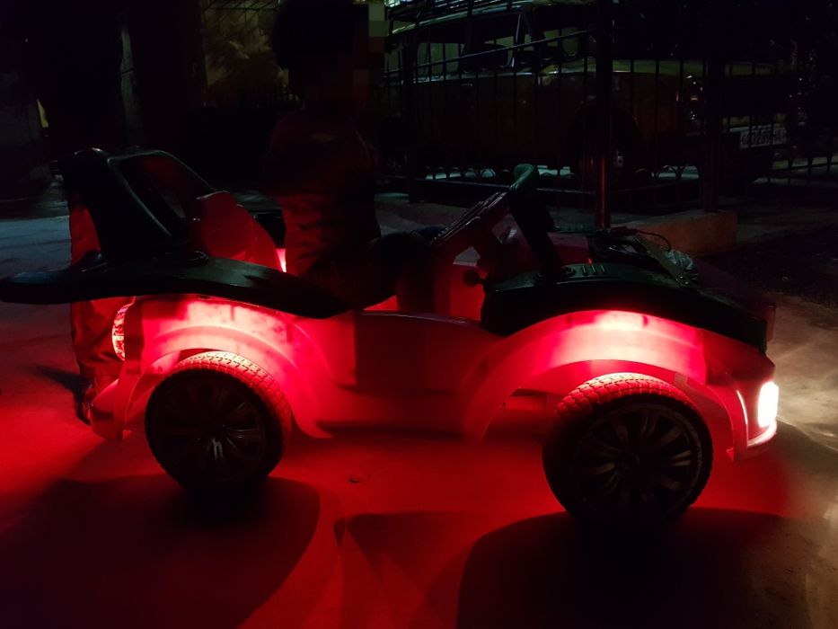 Продам детские Тесла электрокар двухмоторный мягкие резиновы баллон