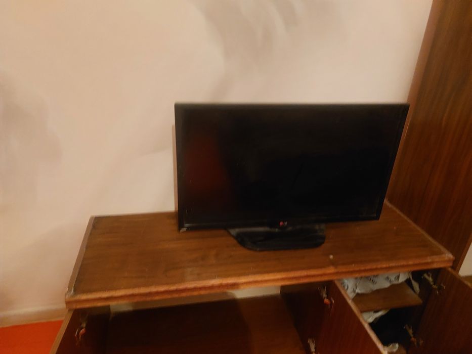 Тумбочка пад телевизор