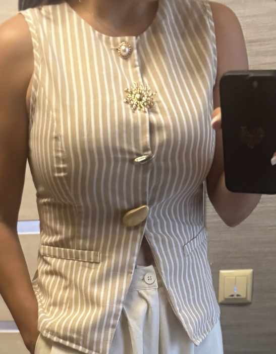 Vestă elegantă în dungi – mărimea M (nouă)