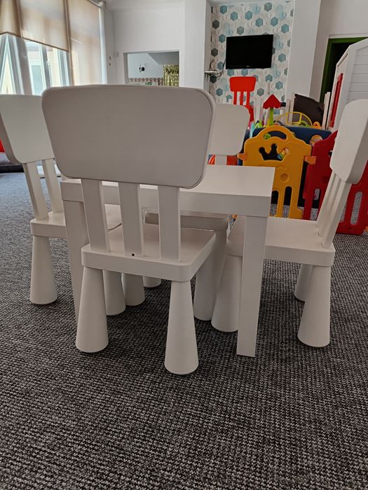 Set 4 scaune MAMMUT cu  masa Ikea