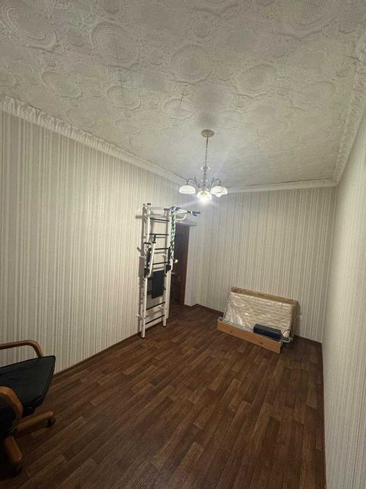 Продается 3- комн квартира