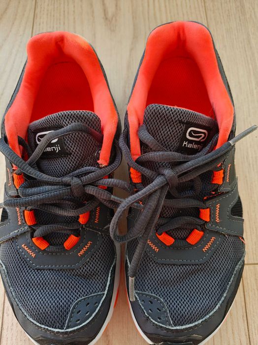 Adidasi baieti marimea 34 Decathlon