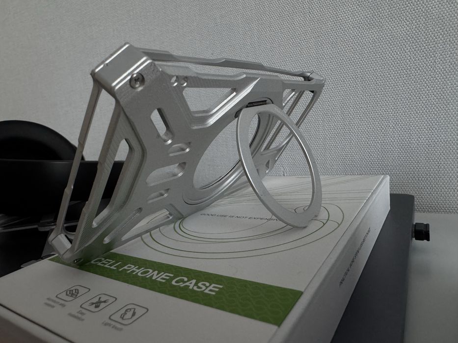 Продам чехол бампер на айфон 15 про и 14 про