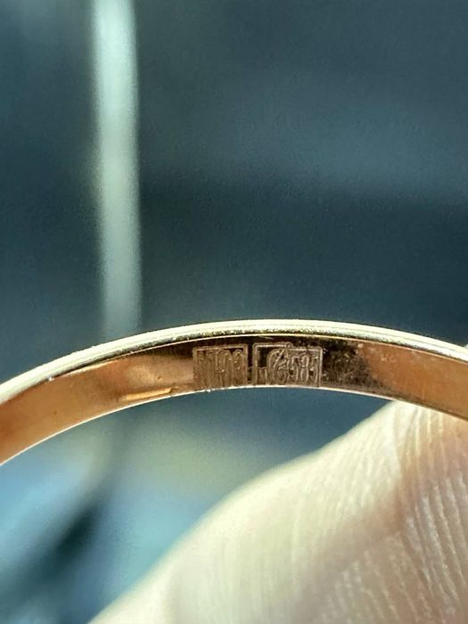 Золото 585  Кольцо Масса: 0,91