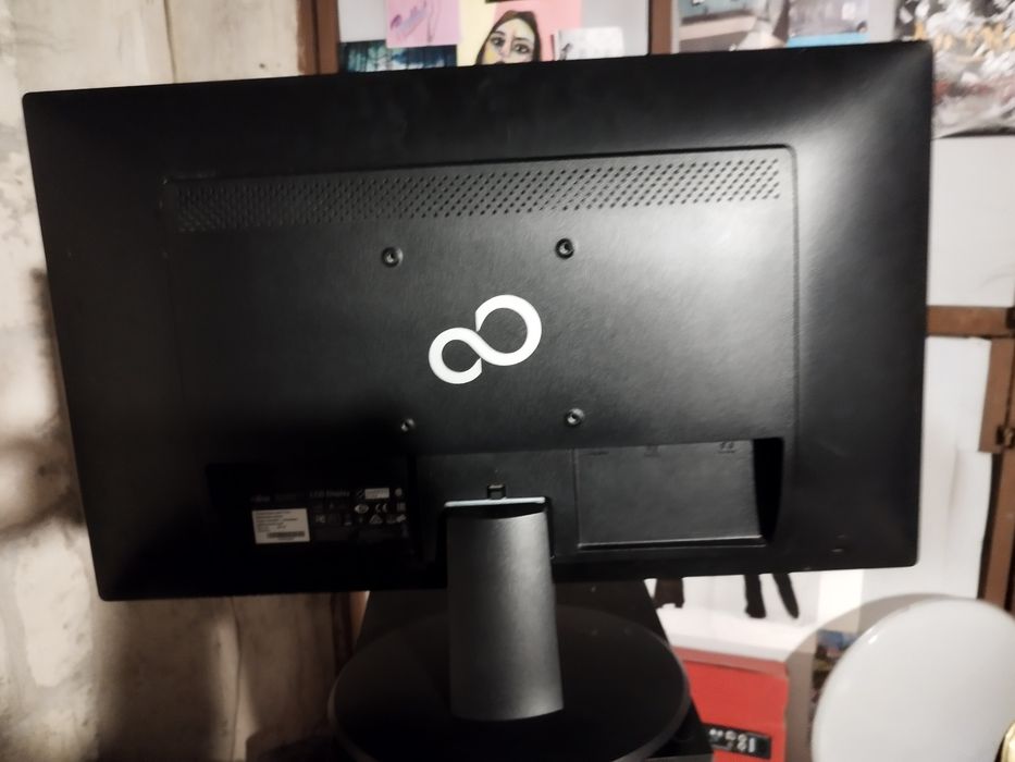 Monitor LED Fujitsu E24T-7 Pro (24 inch), Full HD, Boxe integrate