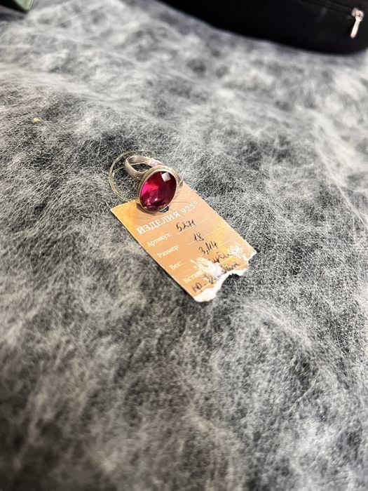 Продам серебряное кольцо