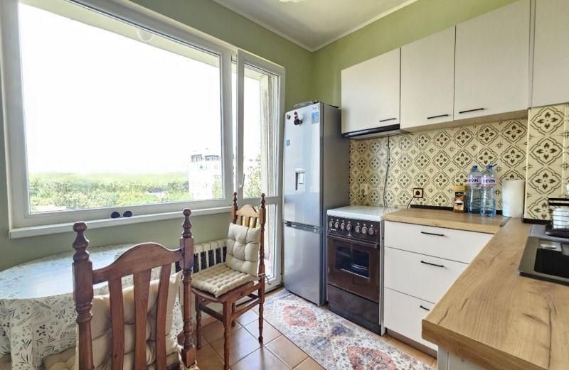 Тристаен апартамент под наем в ж.к. Гео Милев, 2221005