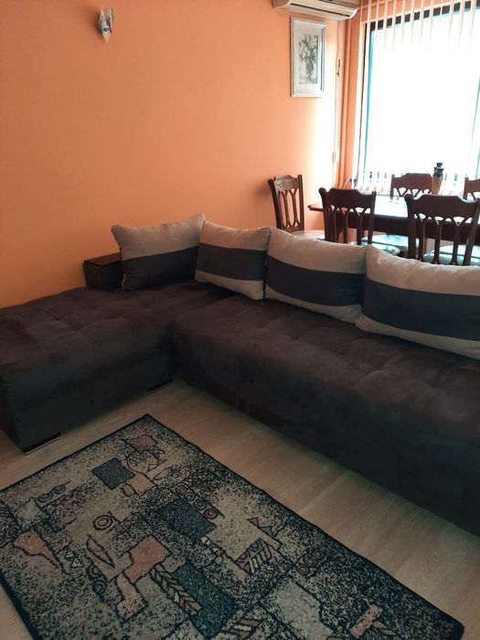 Продавам къща с магазин