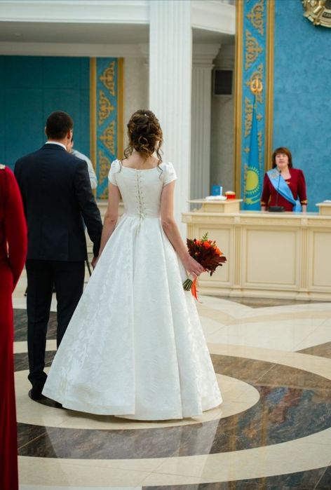 Свадебное платье