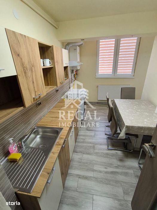Apartament 2 camere semidecomandat de închiriat – Micro 4, etaj 2/4