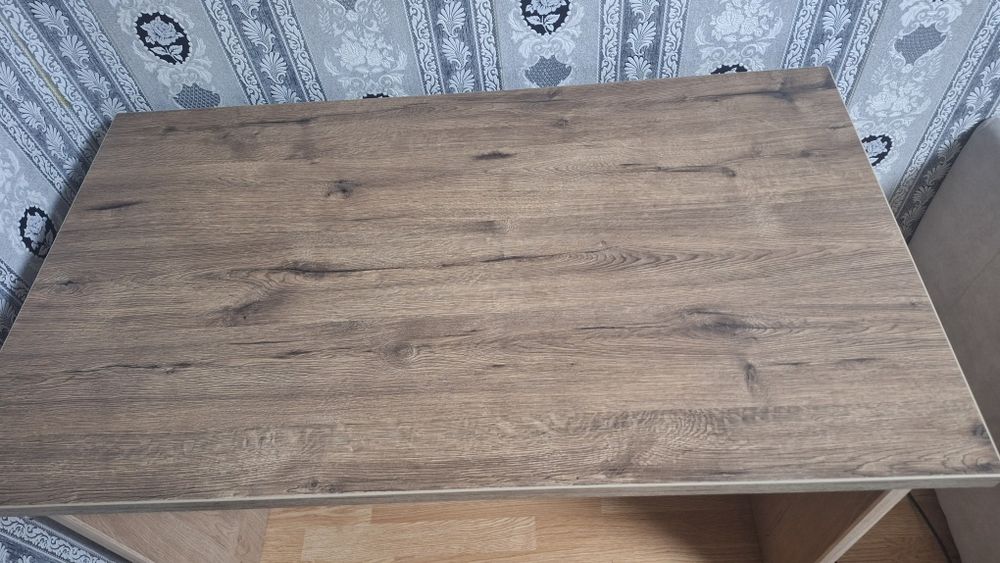 Продам стол, возможен торг