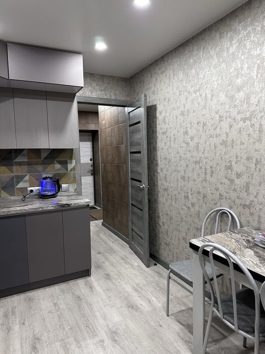 Сдам 1,5 ЕвроЛюкс на Пл.Республики