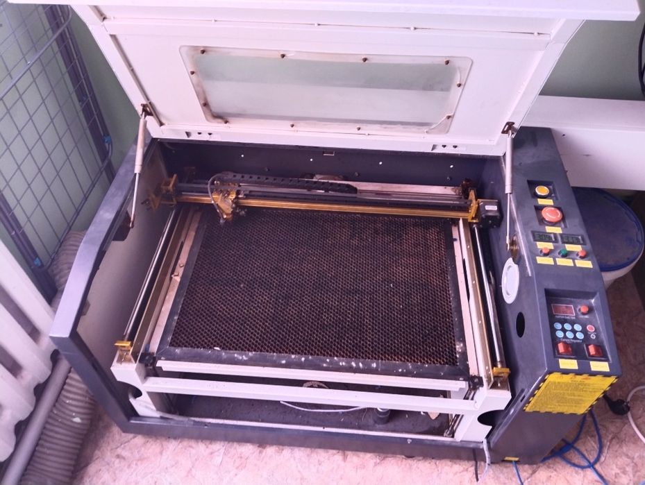 Лазерный аппарат сатылады. 400000