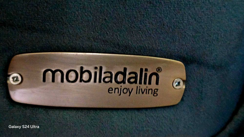 Нова цена.Дизайнерски диван Mobiladalin MANHATTAN – велур Dark Blue