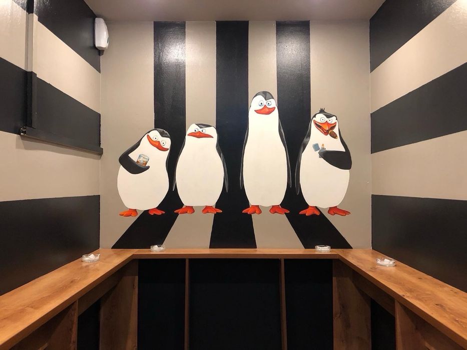 Роспись стен. Муралы. Барельеф. Граффити. Стритарт. Художник.