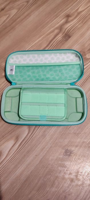 Husa de protecție HORI Premium Vault Case Animal Crossing pentru Ninte