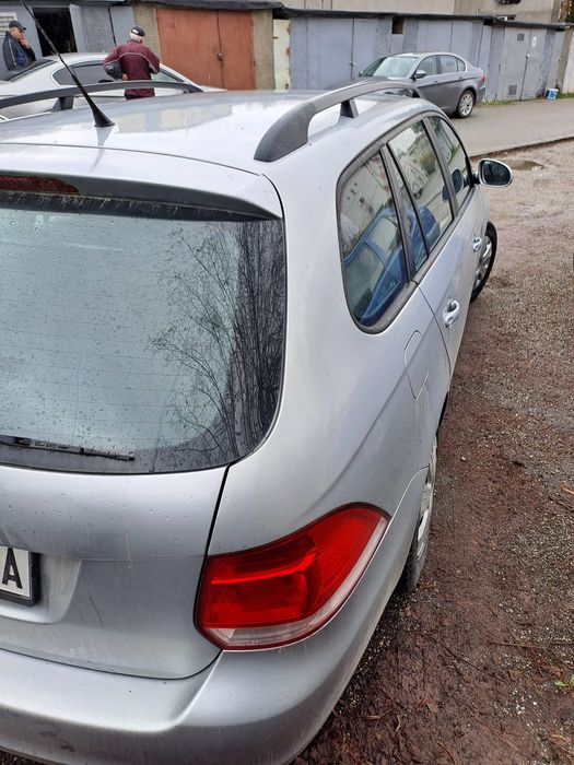 Vând Golf 5 1.9 TDI