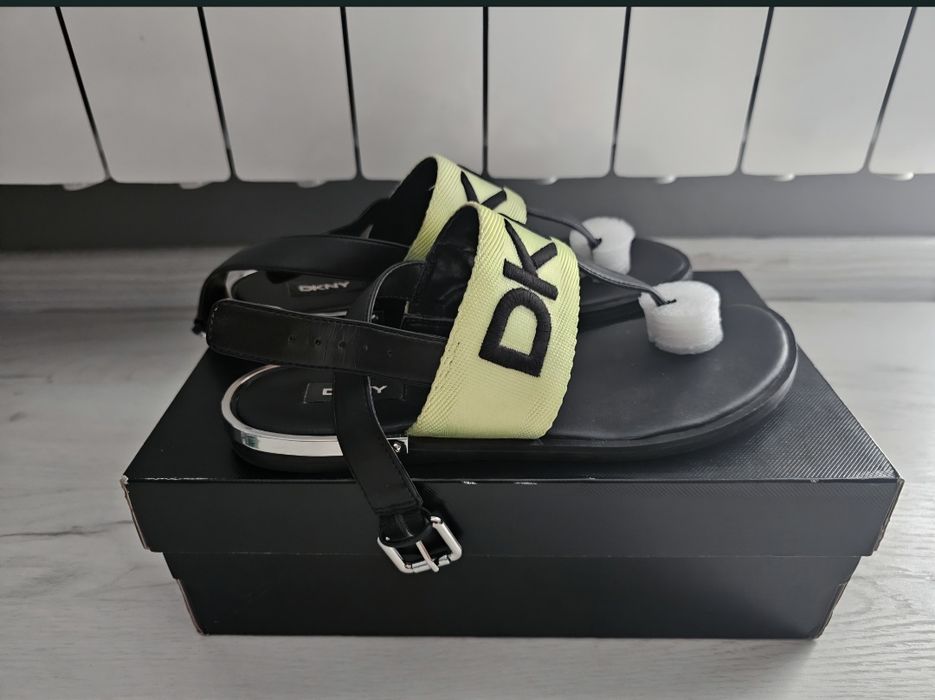 Летни сандали DKNY