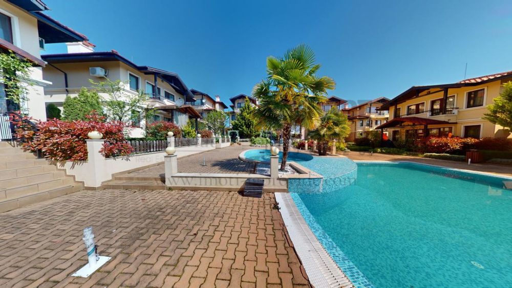 Продава се Къща в с. Кошарица, Област Бургас - 160 кв.м за 1250 €/кв.м - Снимка #1