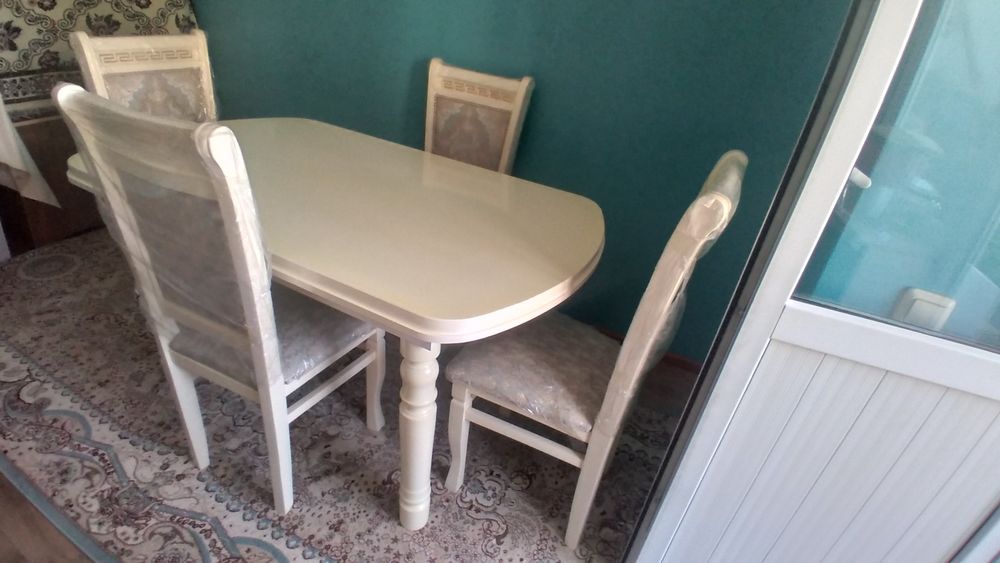 Кухный стол 1.5 стулия 4