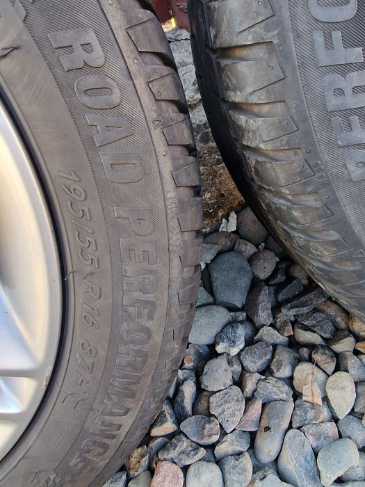 Jenti de aluminiu cu anvelope opel corsa d