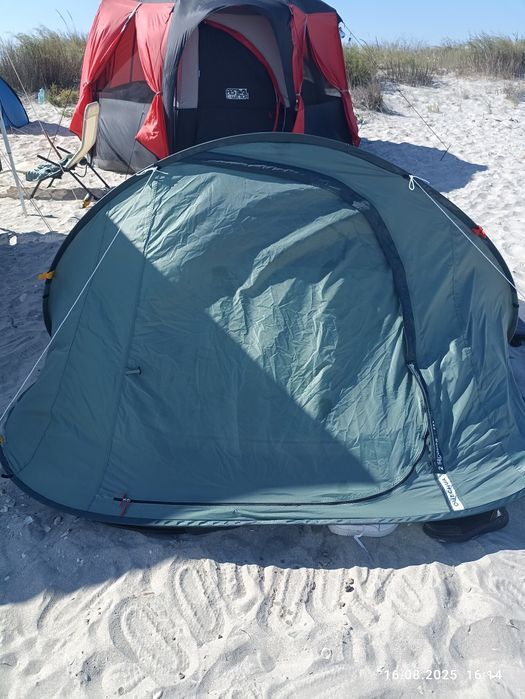 Cort Quechua 2 seconds 3 persoane