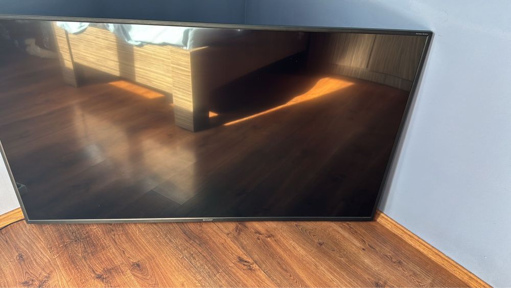 TV Sharp Aquos 65" / 165cm Smart TV Full HD, stare foarte bună