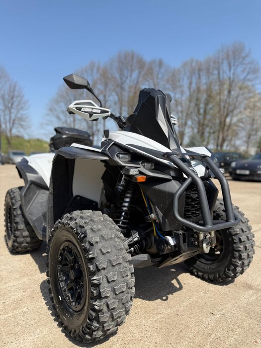 CAN-AM RENEGADE  Bombardier 1000cc
