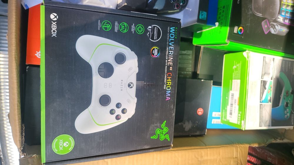 Чисто нов Джоистик Контролер Razer - Wolverine V2 Chroma, бял, Xbox/PC