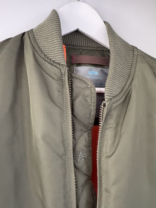 Яке Alpha Industries тип bomber