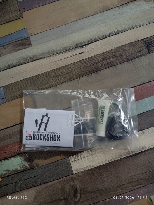 Service kit  rockshox ( pentru shock)