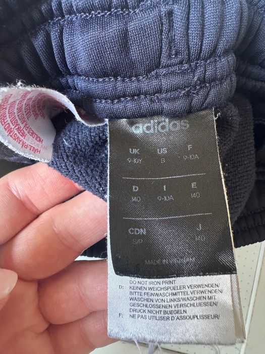 Детско спортно долнище Adidas, тъмносиньо, размер 140