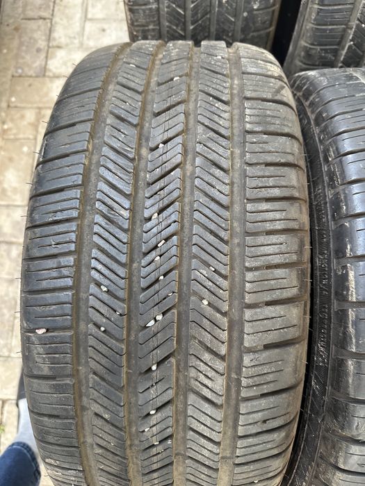 Шина 245/40R19