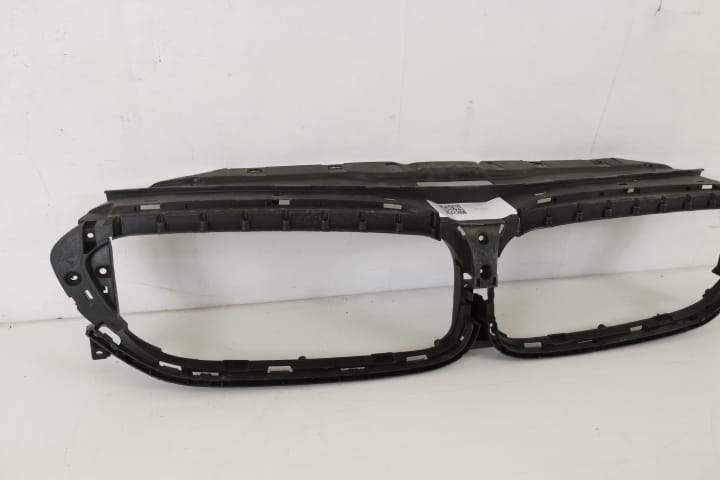 Grila Centrala Activa Electrica Originala In Stare Buna BMW Seria 7 G1