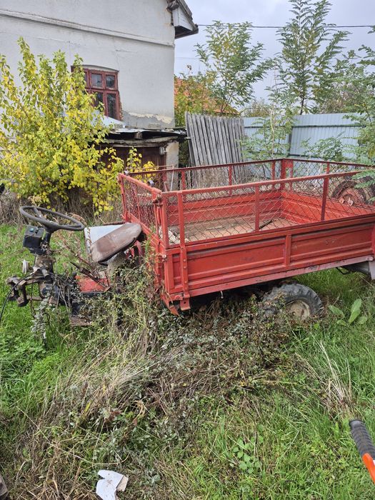 Vând motocultor 4x4