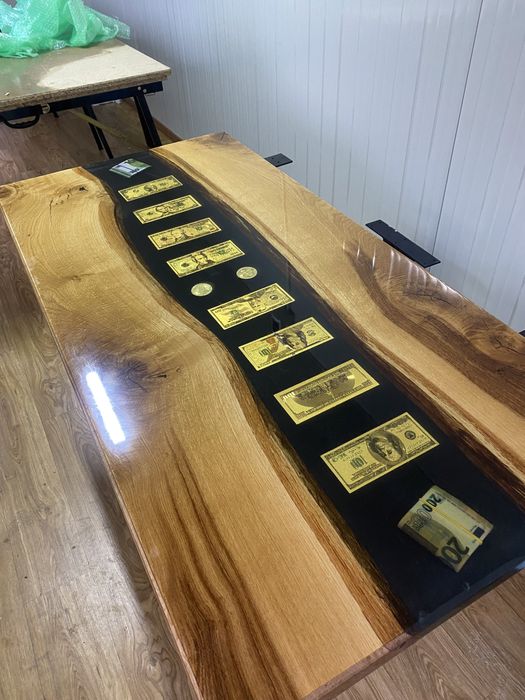 Vand masa din rasina !