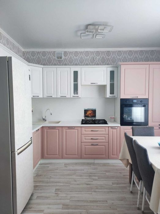 продам квартиру 8 мкр. евродвух