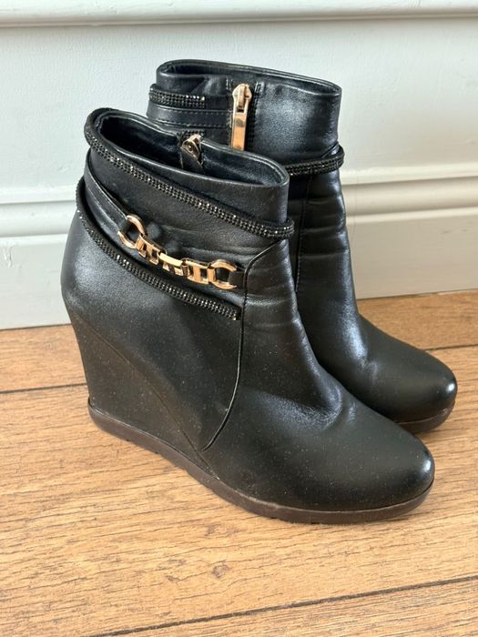 Продам женские обуви.