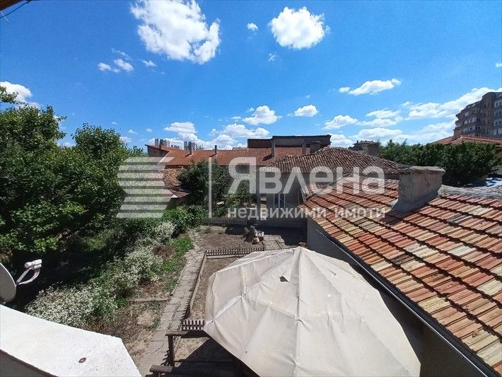 Продава се Къща в Добрич, Център - 235 кв.м за 673 €/кв.м - Снимка #11