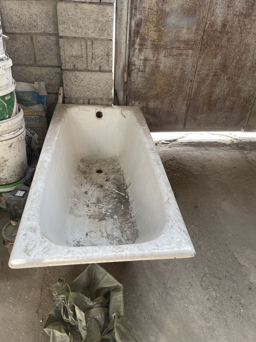 Ванна чугунная целая ………