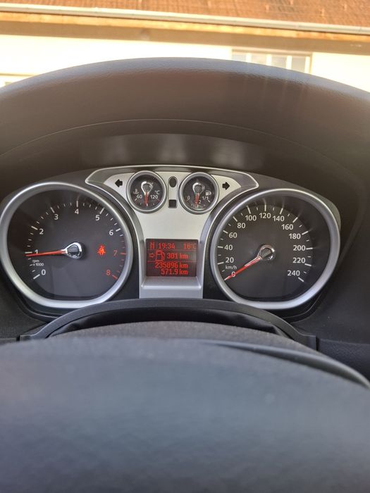 Ford Focus Mk2.5 1.6 Benzina Automat