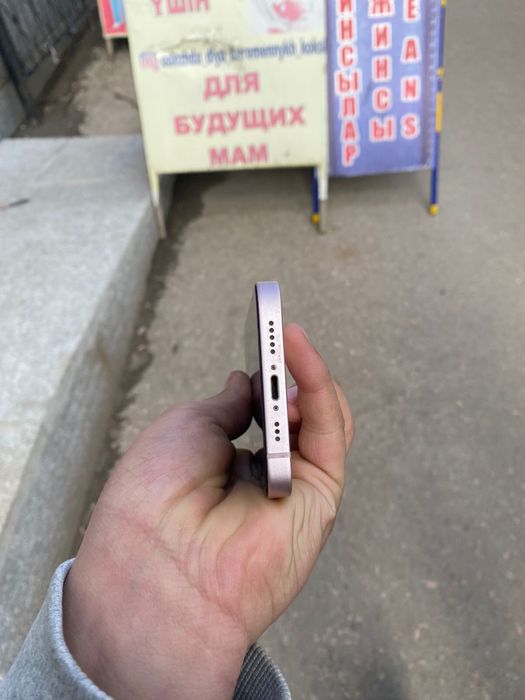 Продам айфон 13
